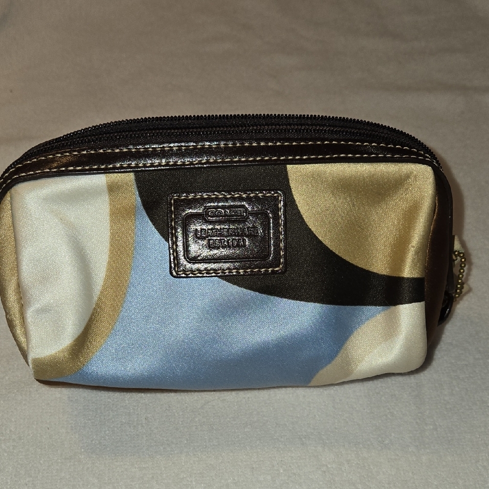 ​Coach Vintage Scarf Print Cosmetic Bag - Satin Multi-Color Swirl